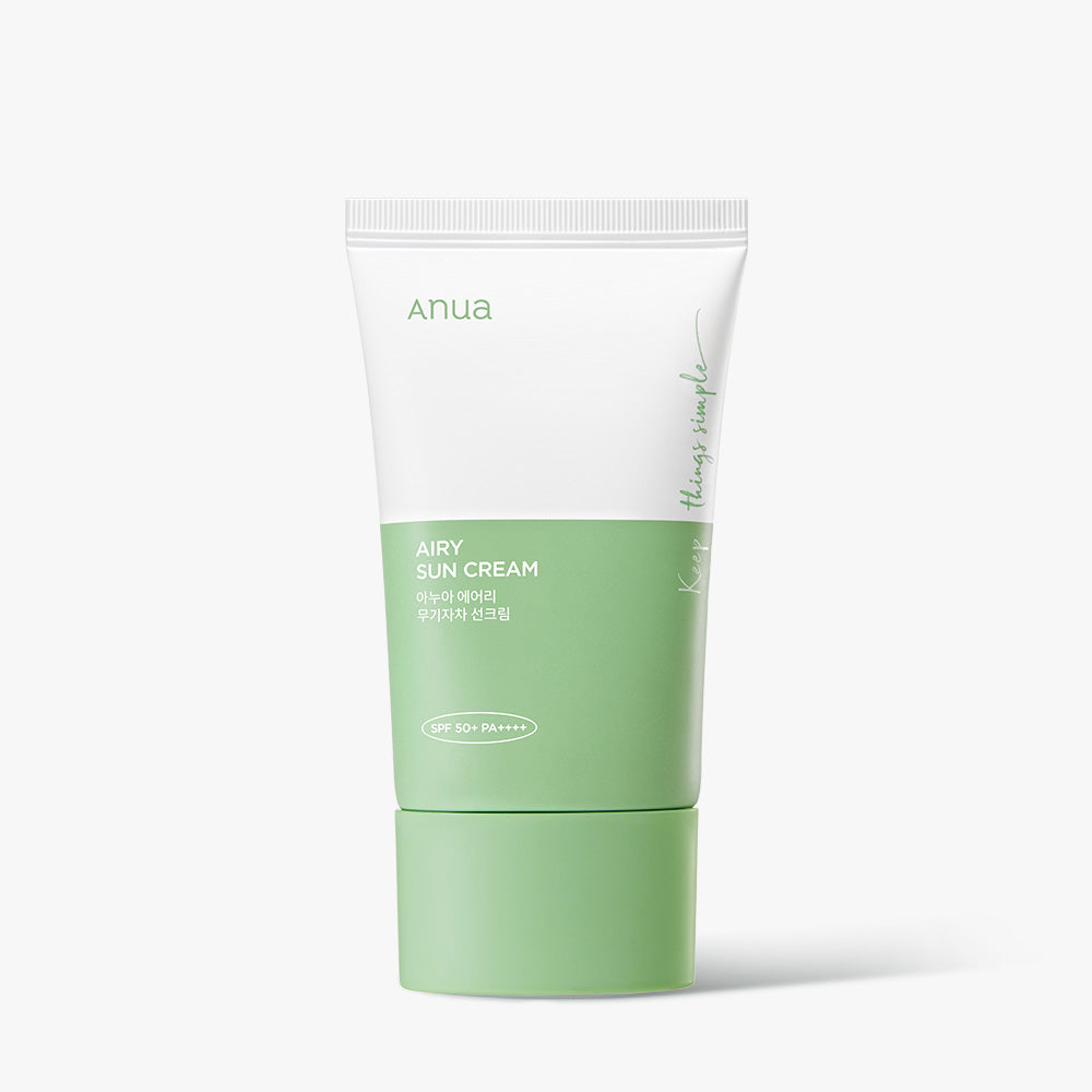 Anua Airy Sun Cream Sonnenschutzcreme in 50ml, leichte Textur, schützt vor UV-Strahlen, sichtbare Verpackung und Textur.