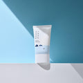Runde Lab 1025 Dokdo Sonnenschutz SPF50+ PA++++, sanfter Sonnenschutz für empfindliche Haut, 50 ml, Flasche vor weißem Hintergrund
