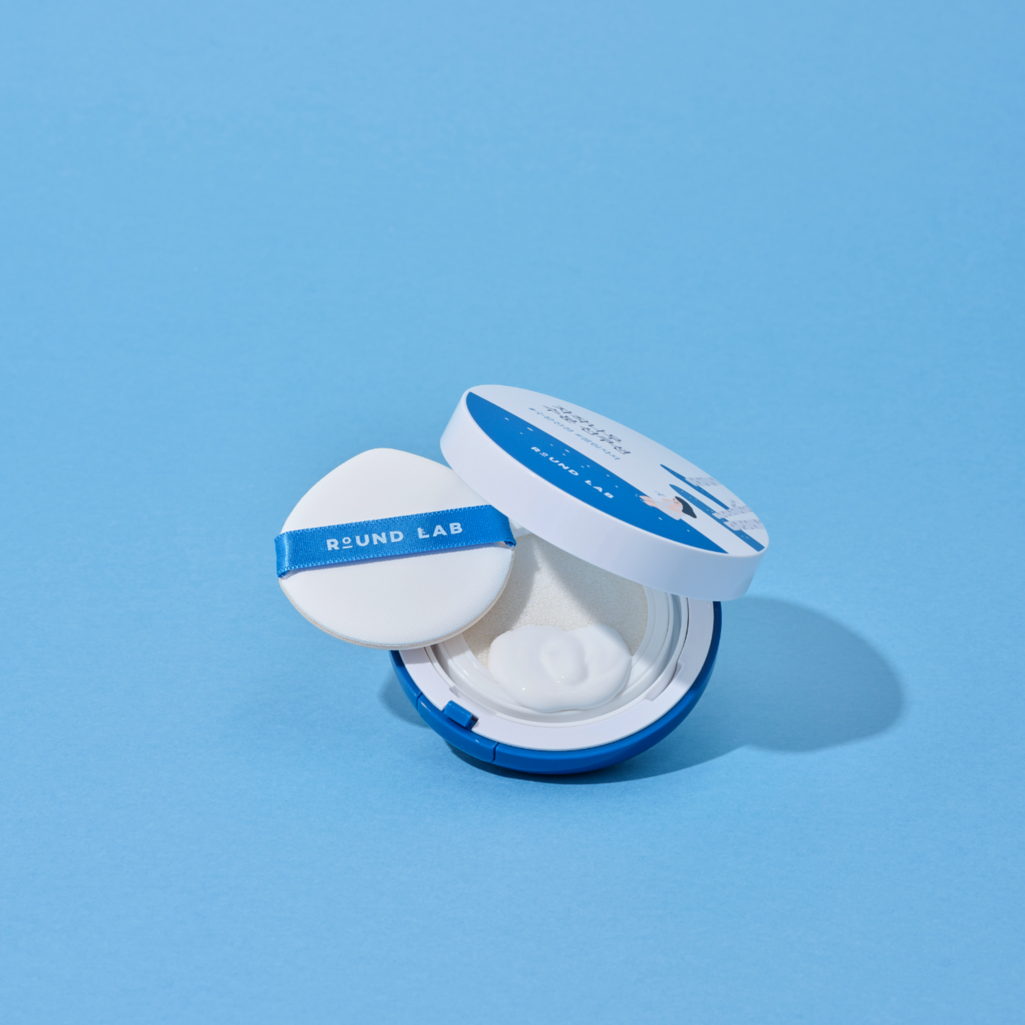 Round Lab Birch Moisturizing Sun Cushion mit SPF50+ PA++++, mineralischer Sonnenschutz in 15 g, kompakter Sonnenschutzpuder