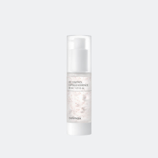 Celimax Oil Control Capsule Essence in 30ml Flasche, feine Essenz gegen fettige Haut und Unreinheiten, klare Textur, Nahaufnahme.