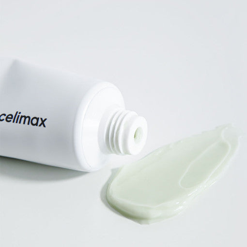 Celimax The Real Noni Energy Repair Creme in 50ml, sichtbare weiße Creme mit natürlicher Textur in einem Glas.