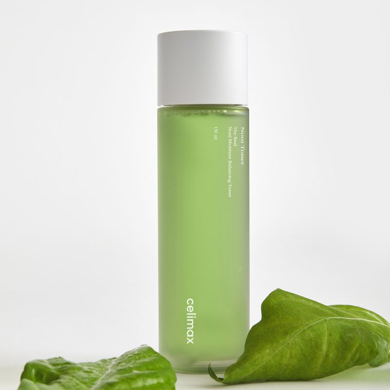 Celimax The Real Noni Moisture Balancing Toner in 150ml Flasche, zeigt die Verpackung und das Produkt vor weißem Hintergrund.