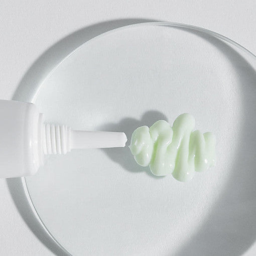 Celimax The Real Noni Ultimate Eye Cream in 20ml, cremige Textur und Verpackung, zeigt die Augencreme in der Tube.