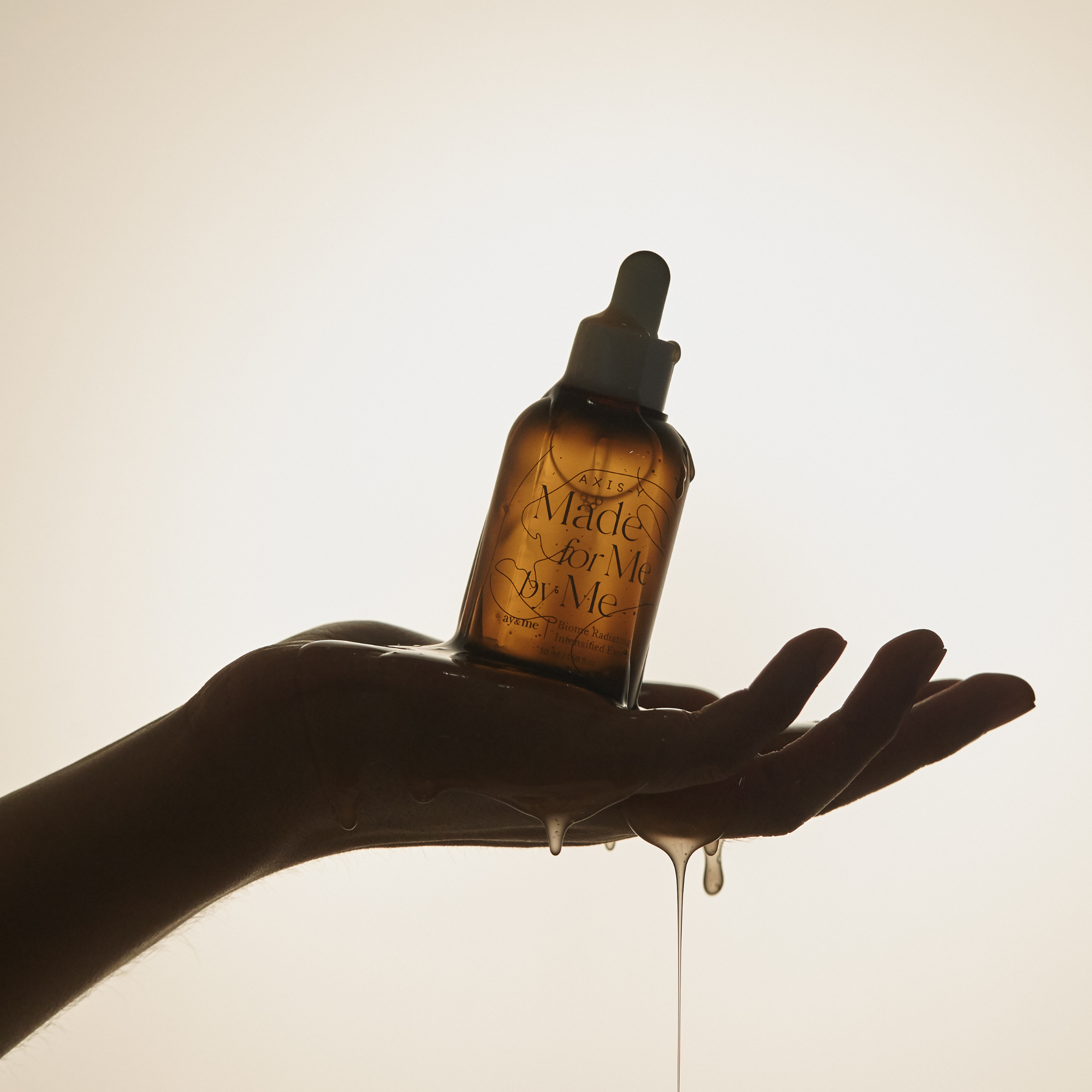 AXIS-Y Biome Radiating Intensified Essence in 50ml Flasche, nährende Gesichtsessenz mit natürlichen Inhaltsstoffen, für strahlende Haut