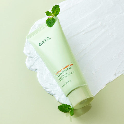 BRTC Skin Lab Reinigungschaum, 100ml, schäumende Gesichtsreinigung für reine, frische Haut, Flasche mit Schaum.