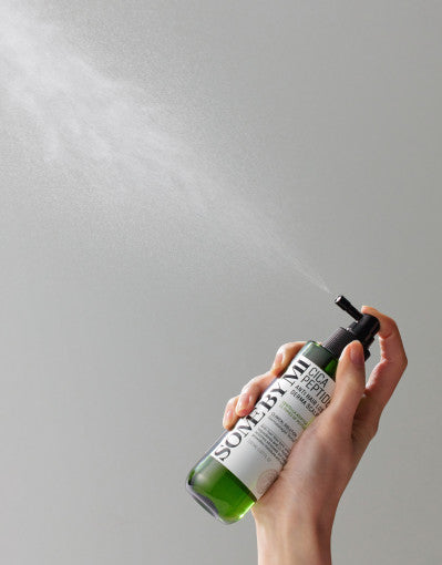 SOME BY MI Cica Peptide Anti-Haarausfall Kopfhaut-Tonikum, 150 ml, mit 11 Peptiden gegen Haarausfall, Flasche auf weißem Hintergrund