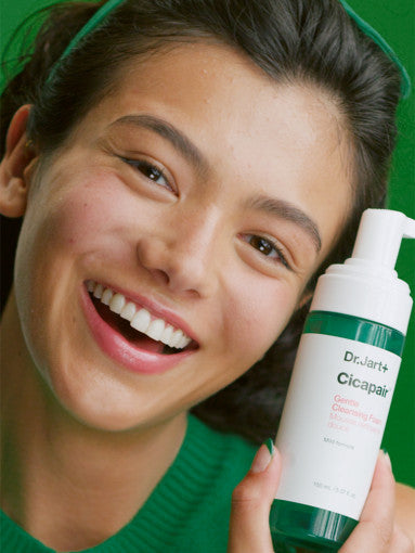 Sanfte Reinigungscreme von Dr.Jart+ Cicapair in 150ml Flasche, schäumt sanft und reinigt die Haut gründlich.