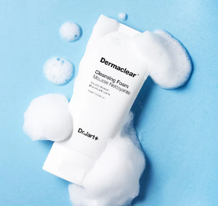 Dr.Jart+ Dermaclear Reinigungscreme, 120 ml, schäumende Gesichtsreinigung für klare Haut, sichtbare Textur, Flasche mit Schaum.
