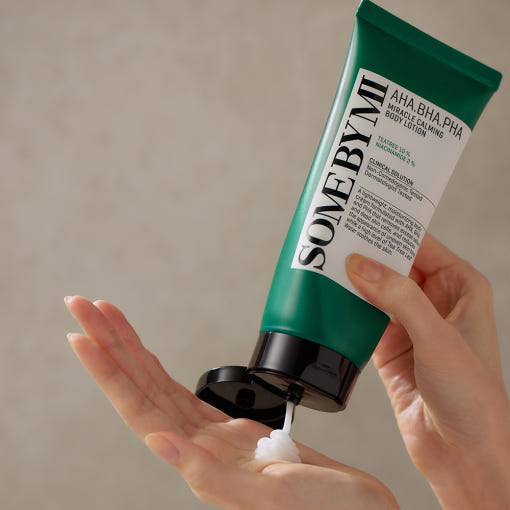 SOME BY MI AHA BHA PHA Miracle Calming Body Lotion mit Teebaum, 200 ml, feuchtigkeitsspendende Anti-Akne Koerperlotion