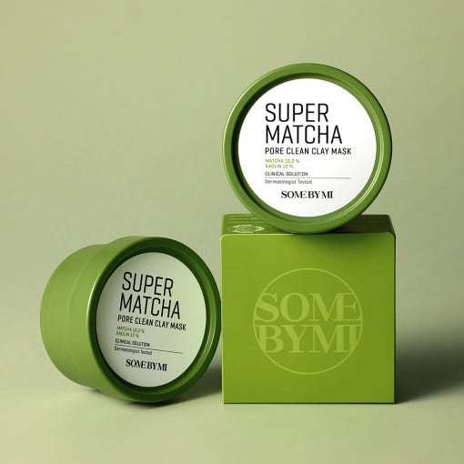 SOME BY MI Super Matcha Pore Clean Clay Mask in einer weißen Schale, enthält Matcha und Tonerde, für porentiefe Reinigung, 100 g