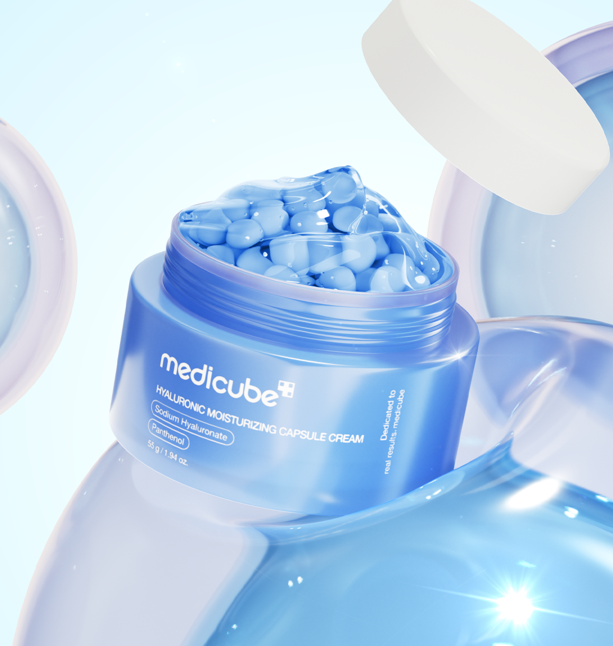 medicube Hyaluron Feuchtigkeitscreme mit 99% Hyaluron-Kapseln, 55 g, cremige Textur in weißer Verpackung