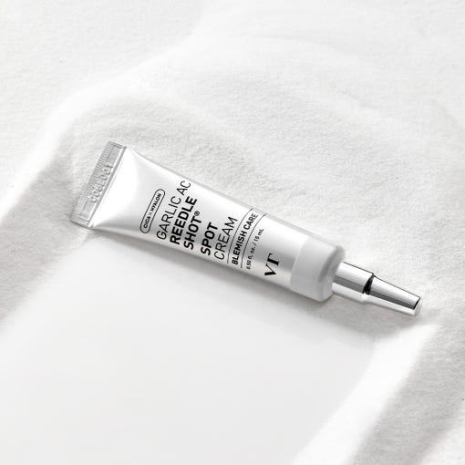 VT Garlic AC Reedle Shot Spot Creme in 15ml, natürliche Pflegecreme mit Knoblauchextrakten, sichtbarer Produktbehälter.