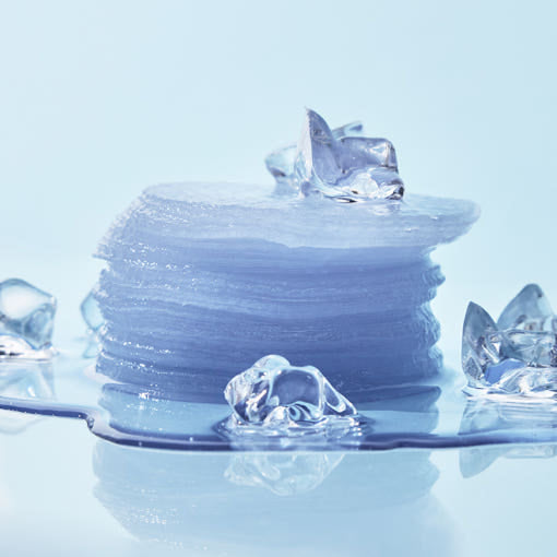 Biodance CERA-NOL Gel Toner Pads, beruhigende Gesichtspads mit Hyaluron und Ceramiden, 60 Stück auf weißem Hintergrund