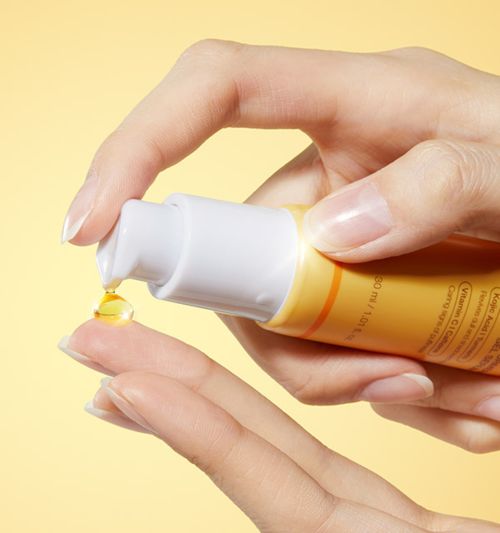 medicube Kojic Acid Turmeric Vita Eye Gel Serum, augenaufhellendes Gel gegen Ringe und Schwellungen, 30 ml