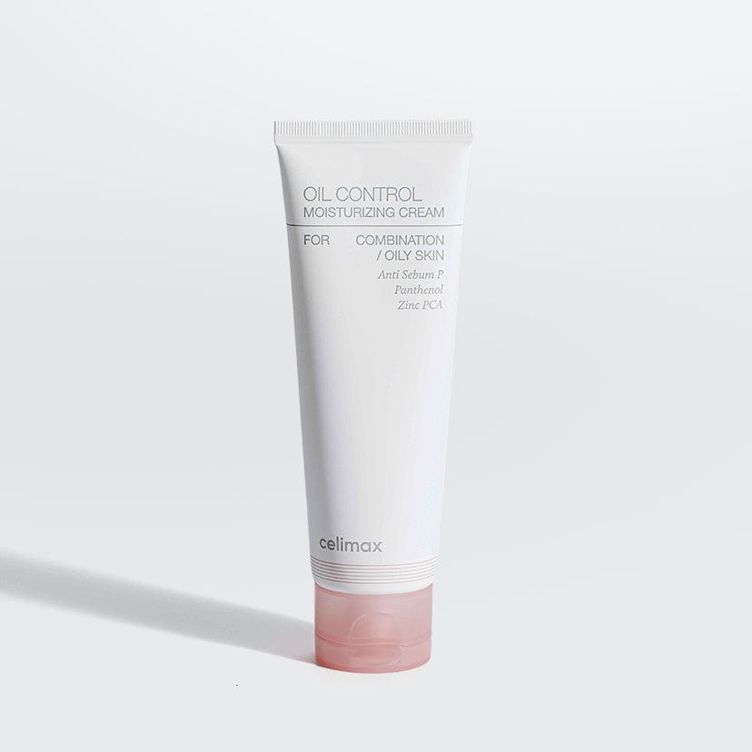 Celimax Oil Control Feuchtigkeitscreme in 80ml, cremige Textur, für ölfreie, hydratisierte Haut, sichtbarer Produktbehälter.