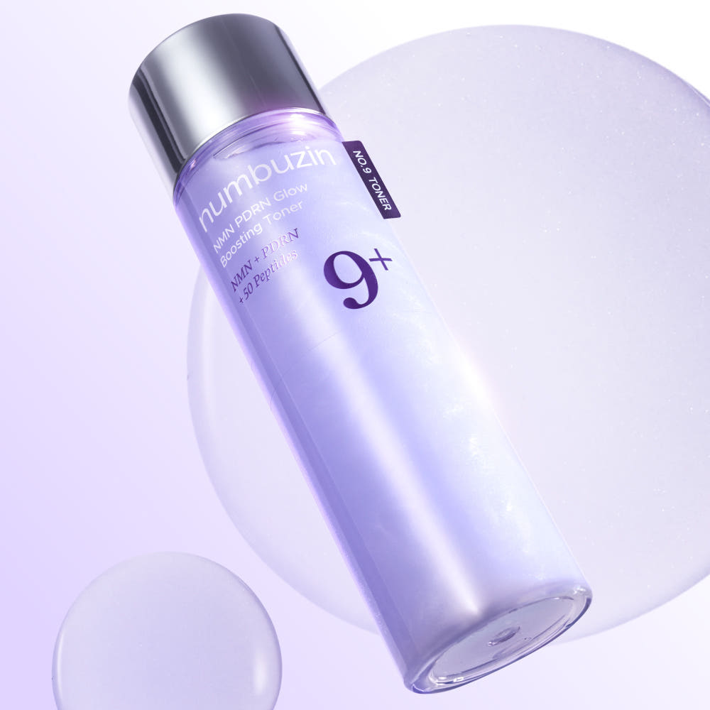 Numbuzin No.9 NMN PDRN Glow Boosting Toner in 150 ml, strahlender Anti-Aging Toner mit NMN und PDRN, zeigt die Flasche vor einem weißen Hintergrund