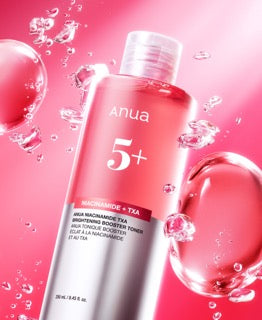 Anua Niacinamide & Tranexamic Acid Brightening Booster Toner in 250 ml Flasche, hellgelbe Flüssigkeit in transparentem Pumpflakon