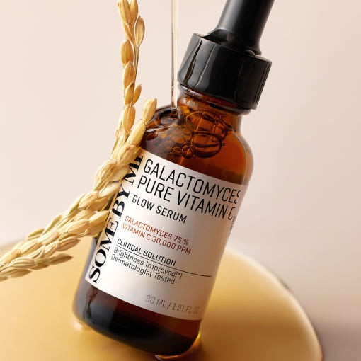 SOME BY MI Galactomyces Pure Vitamin C Glow Serum in 30 ml Flasche, aufhellendes Serum mit Vitamin C und Galactomyces.